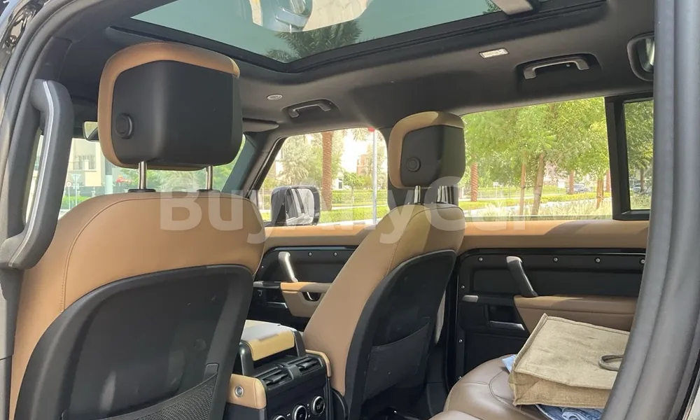 Vehicle photo 9