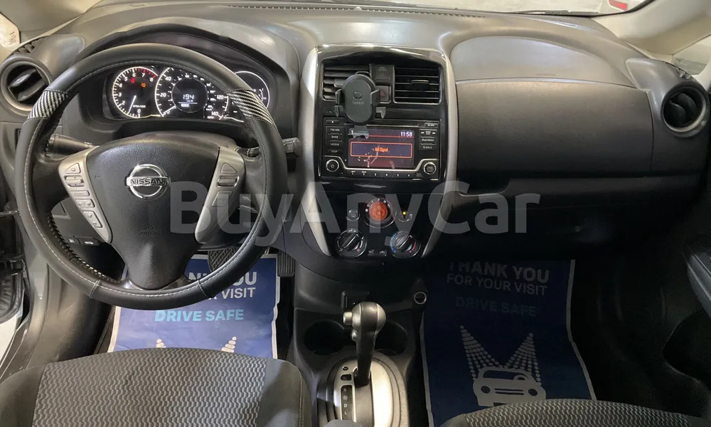 Vehicle photo 8