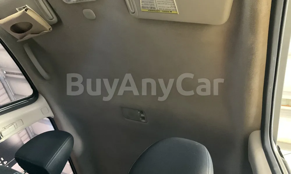 Vehicle photo 9