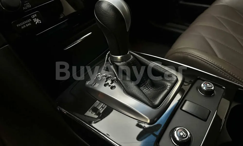 Vehicle photo 10