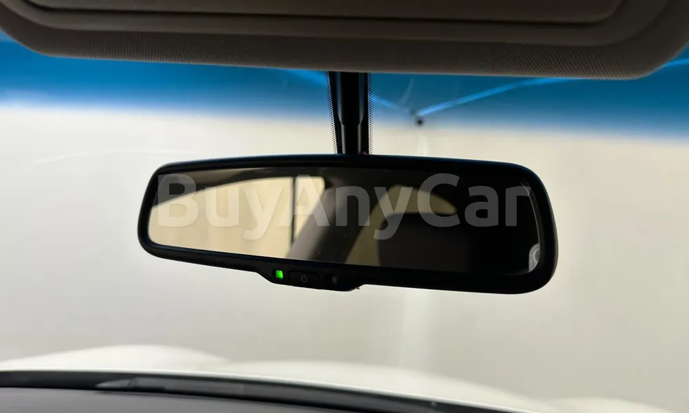 Vehicle photo 13