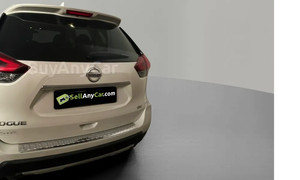 Vehicle photo 2