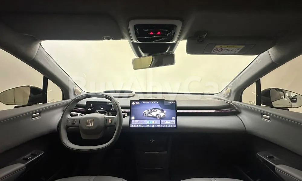 Vehicle photo 4