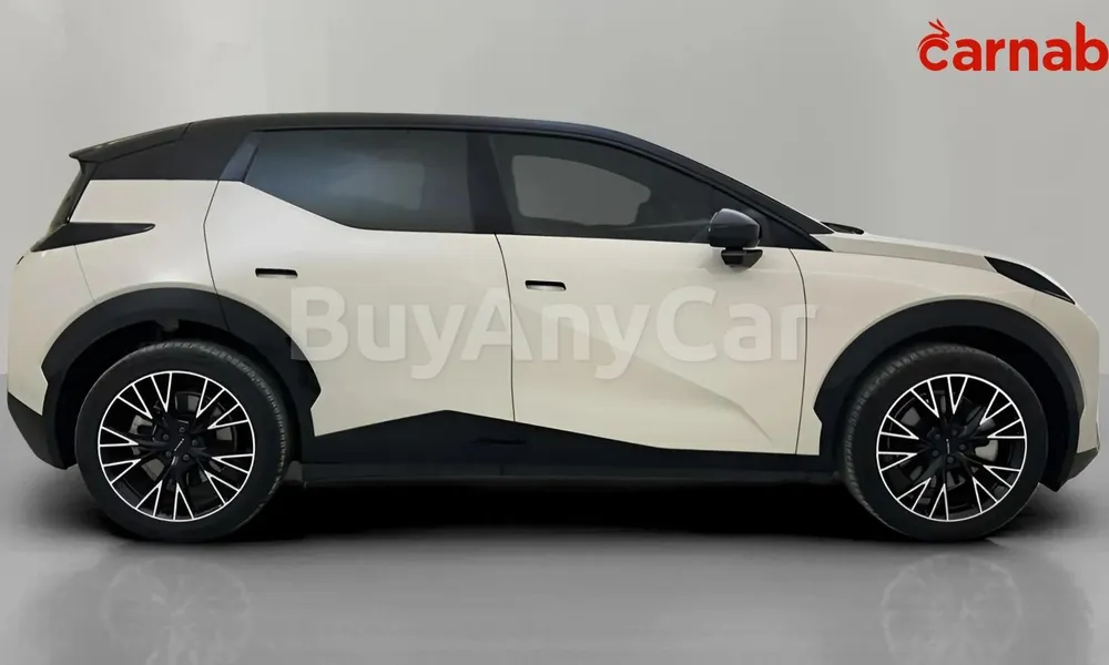 Vehicle photo 6