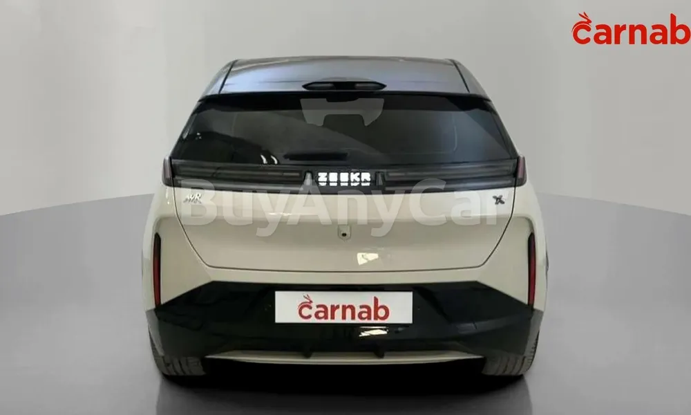 Vehicle photo 2