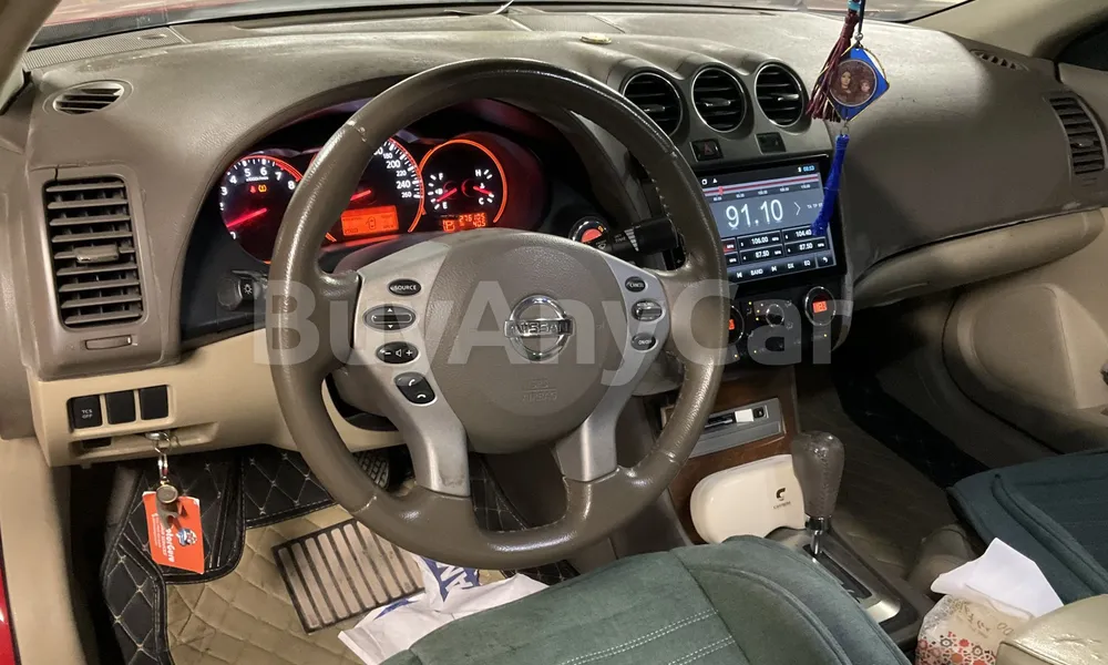 Vehicle photo 8