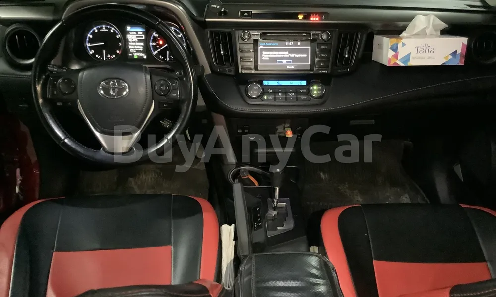 Vehicle photo 8