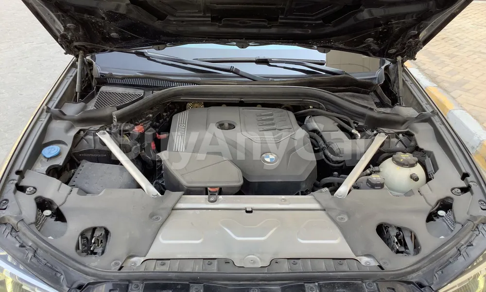 Vehicle photo 7