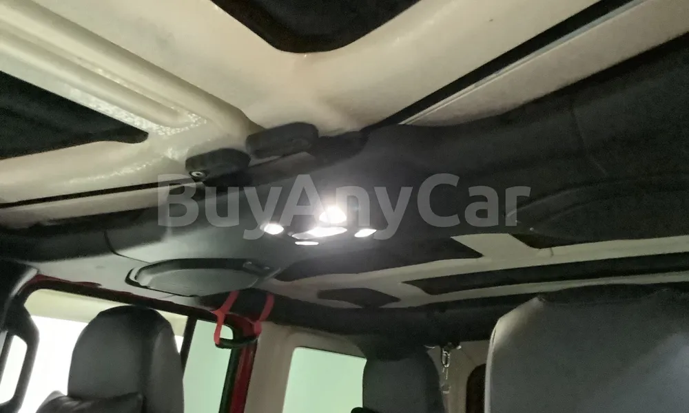 Vehicle photo 8