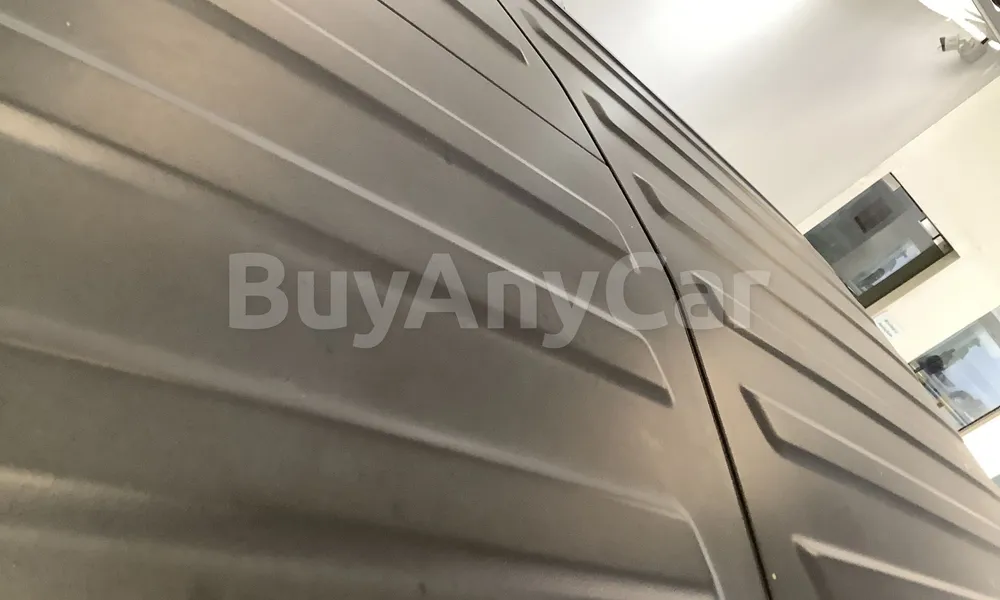Vehicle photo 6