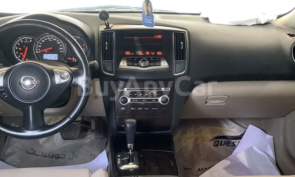 Vehicle photo 8