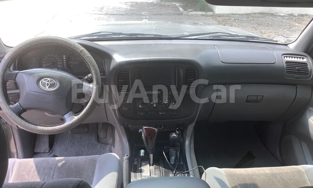 Vehicle photo 8