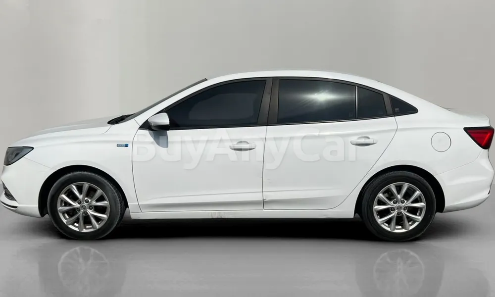 Vehicle photo 4