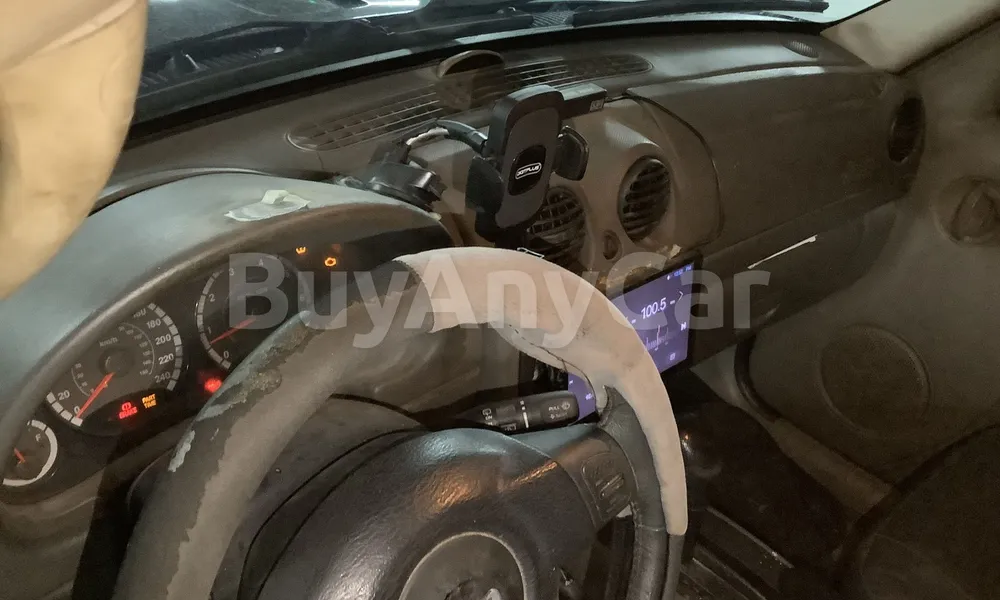 Vehicle photo 8
