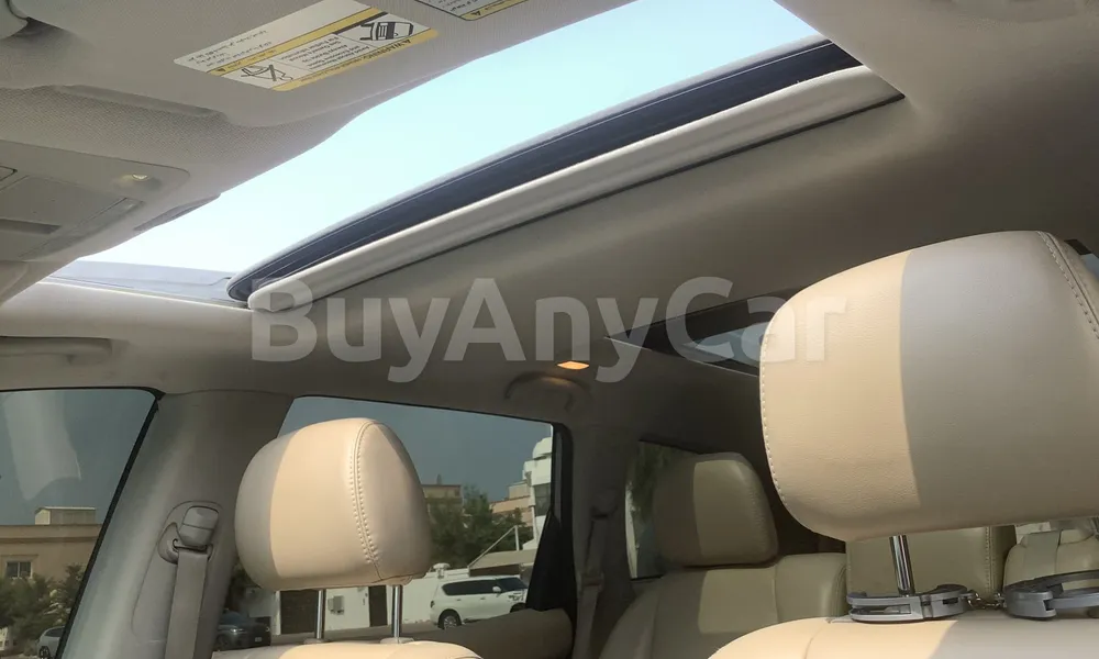Vehicle photo 9