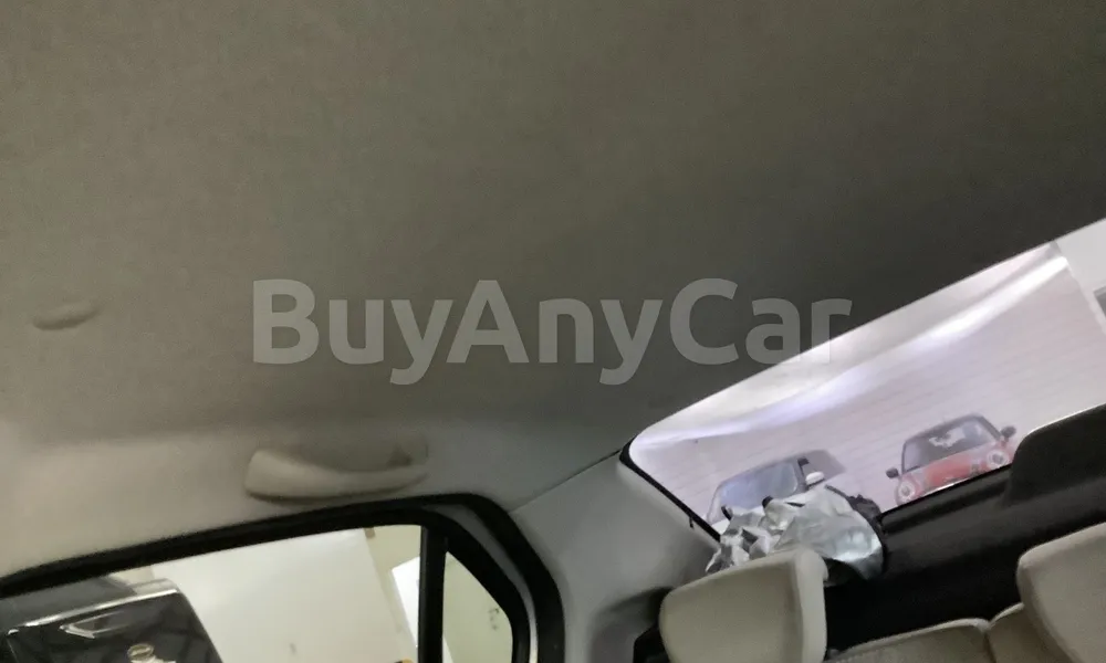Vehicle photo 9