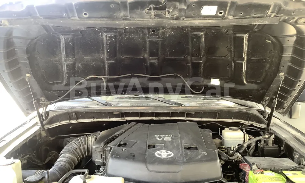 Vehicle photo 6