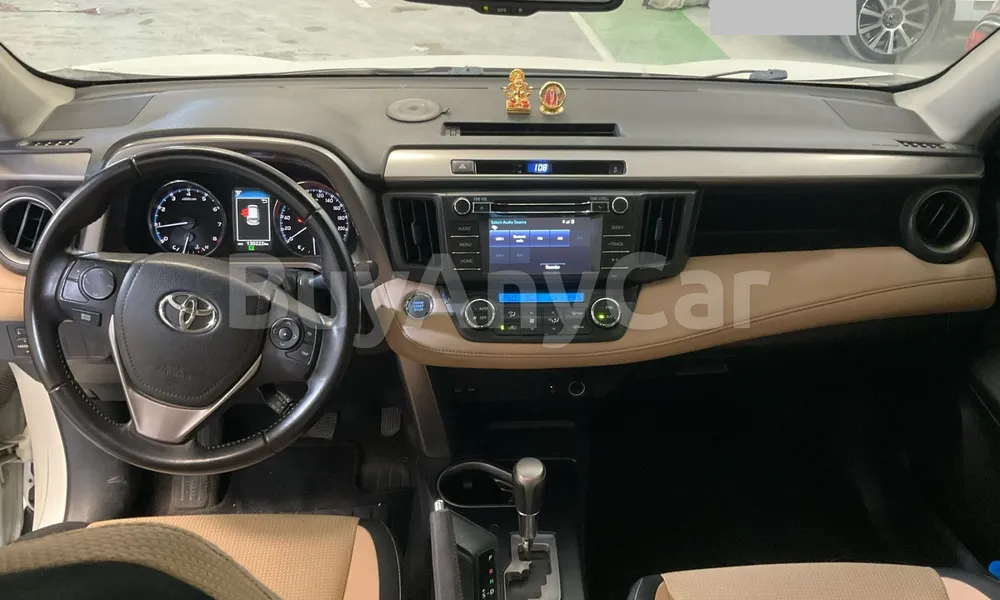 Vehicle photo 8