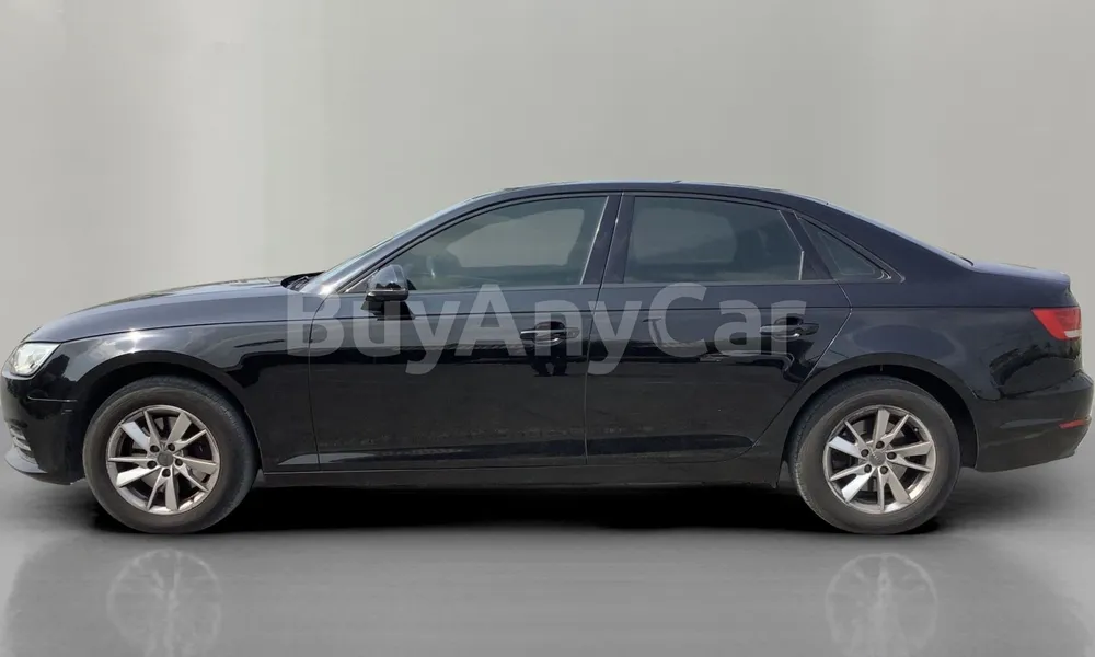 Vehicle photo 4