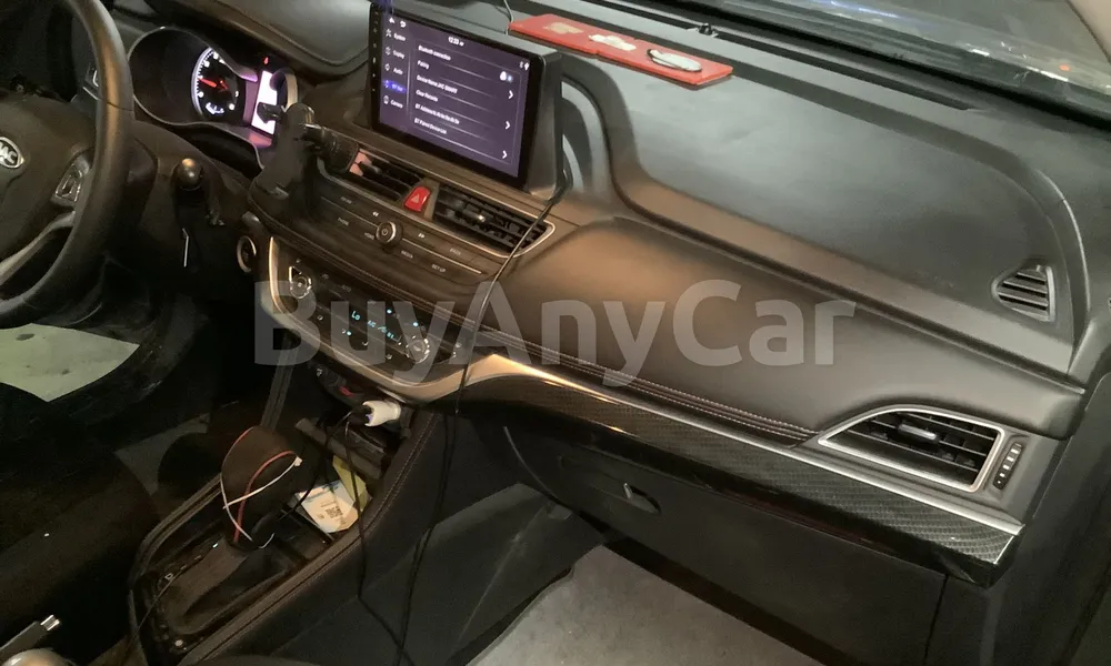 Vehicle photo 8