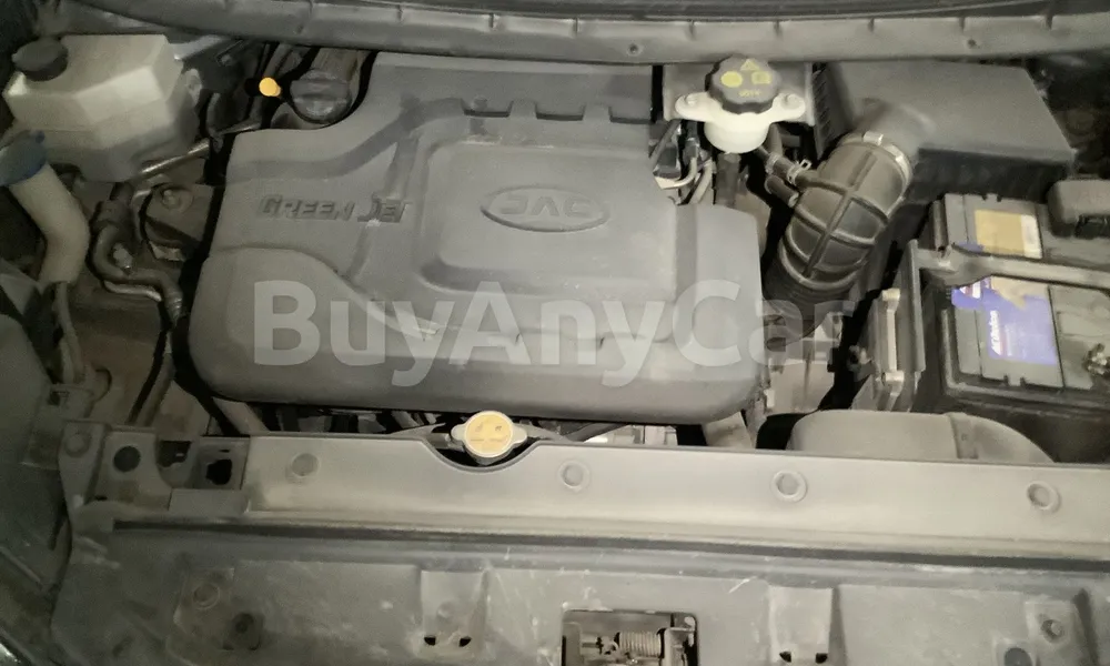 Vehicle photo 6