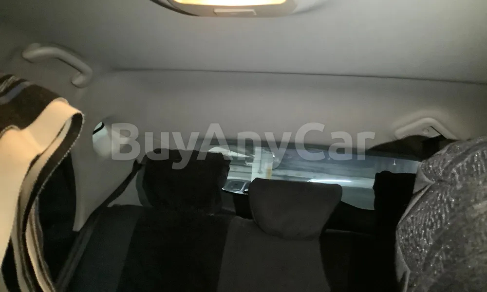 Vehicle photo 9