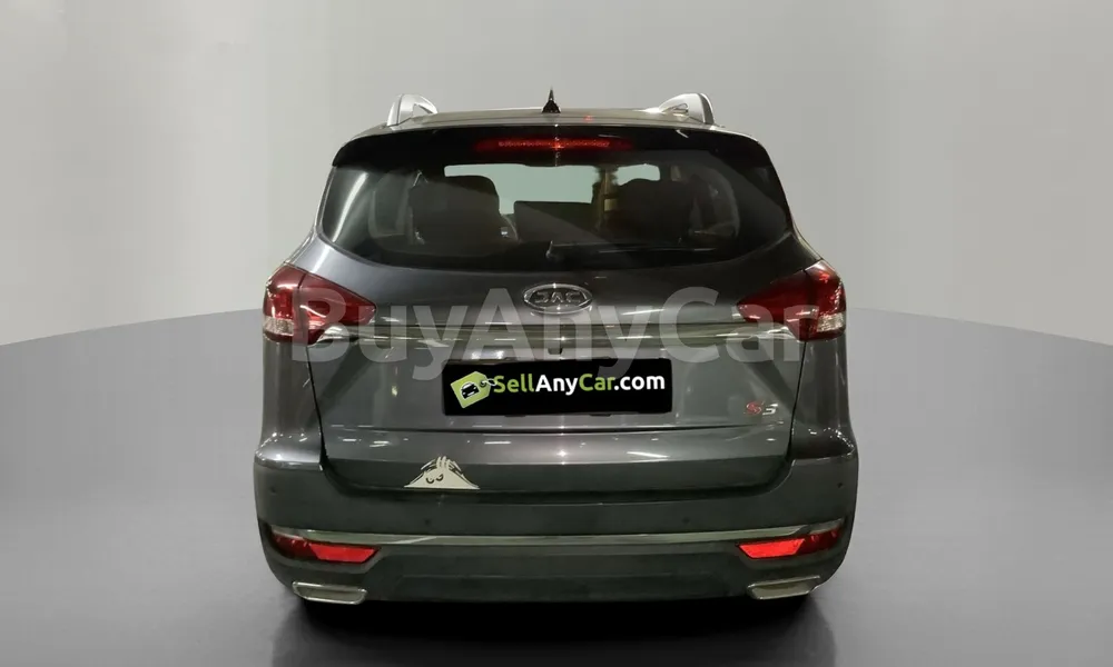 Vehicle photo 2