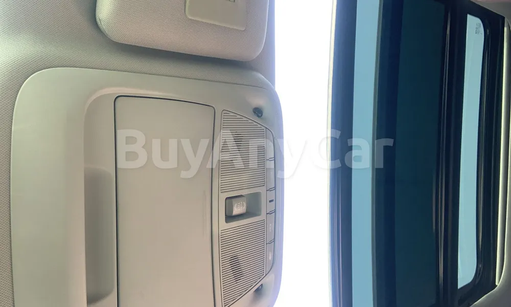 Vehicle photo 9