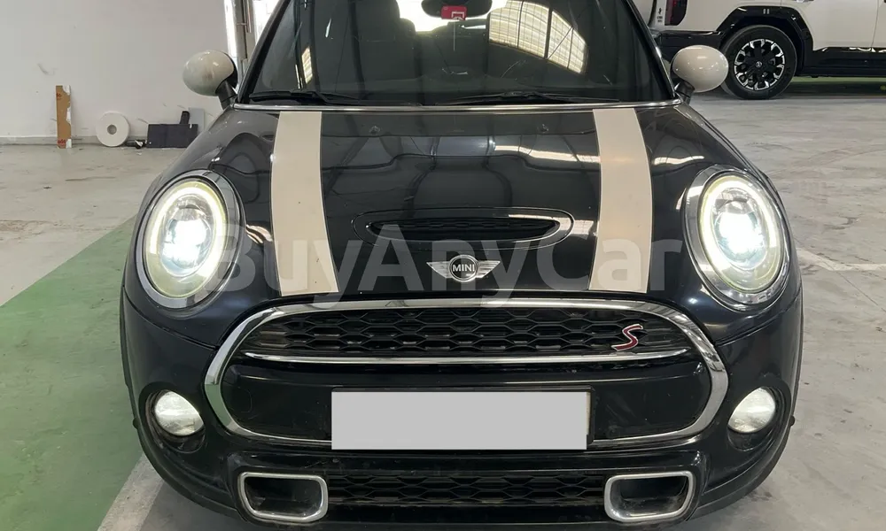 Vehicle photo 1