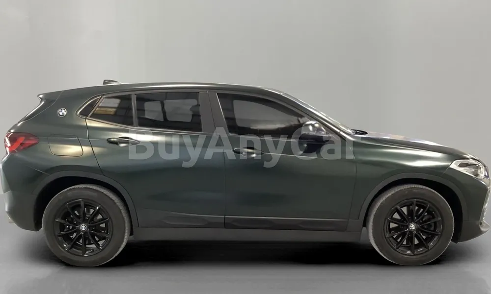 Vehicle photo 3