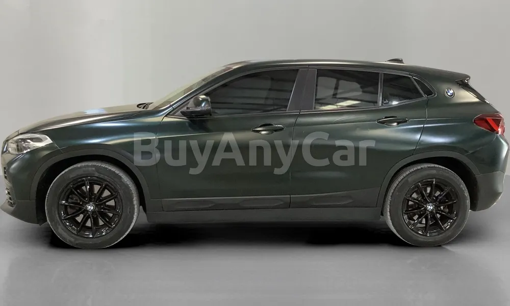 Vehicle photo 4