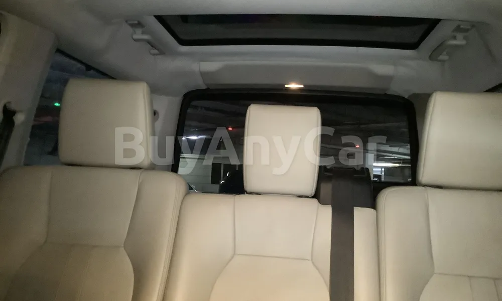 Vehicle photo 8