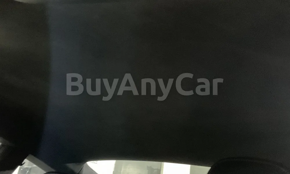 Vehicle photo 8