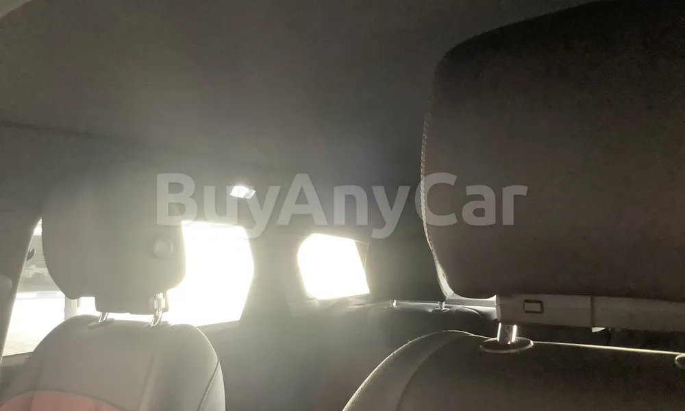 Vehicle photo 9
