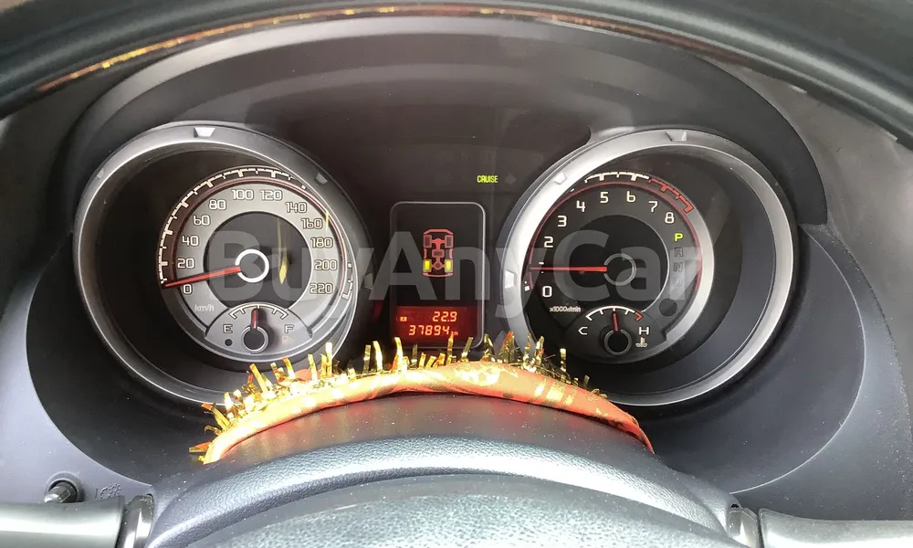 Vehicle photo 7