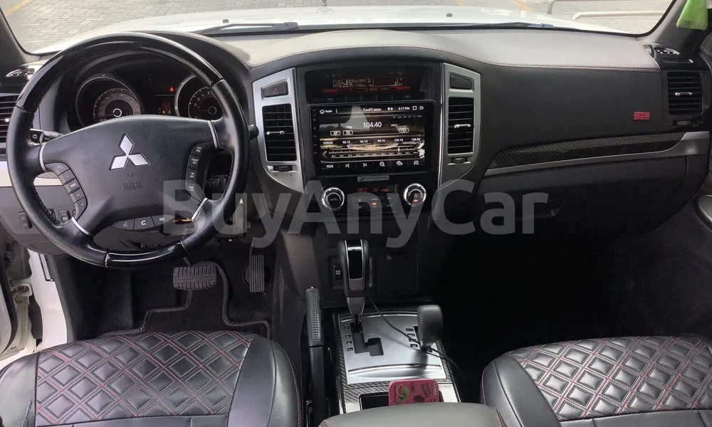 Vehicle photo 8