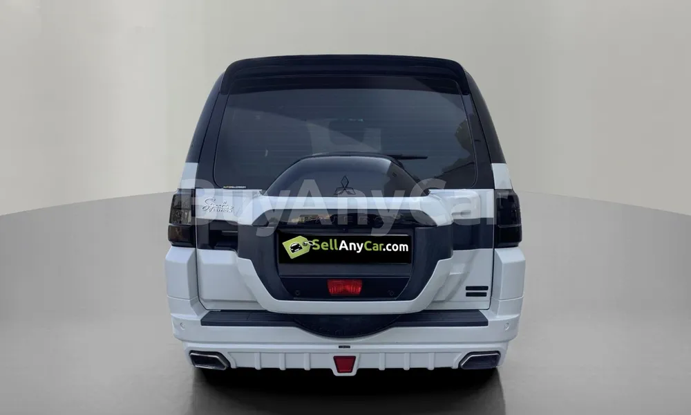 Vehicle photo 2