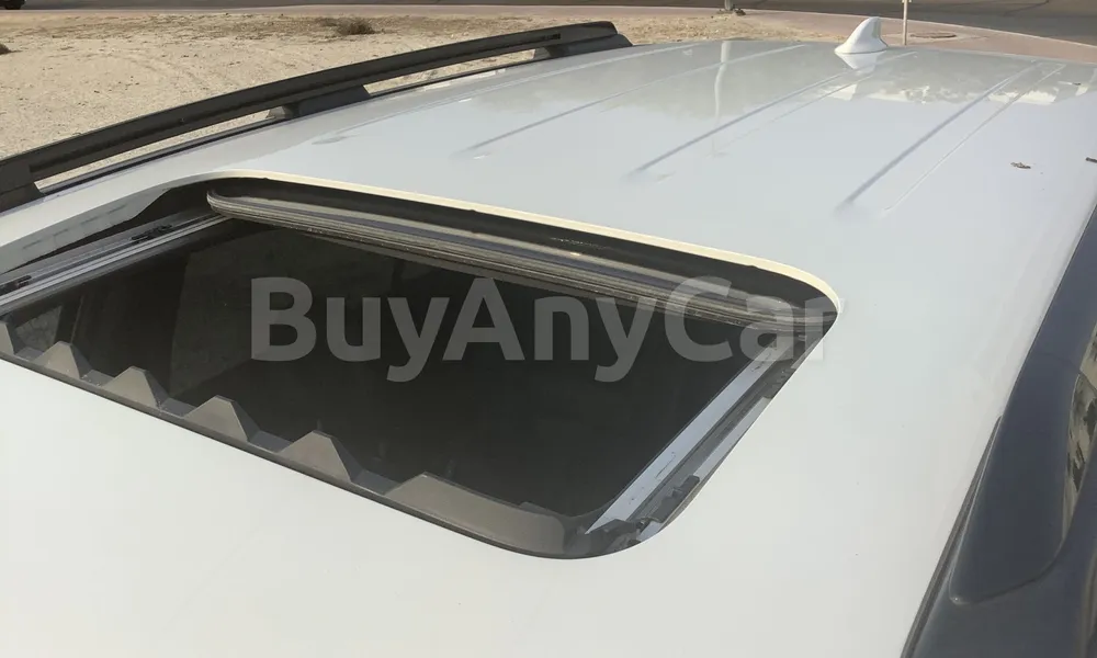 Vehicle photo 5
