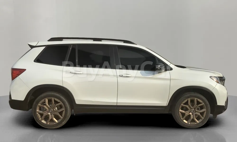 Vehicle photo 3