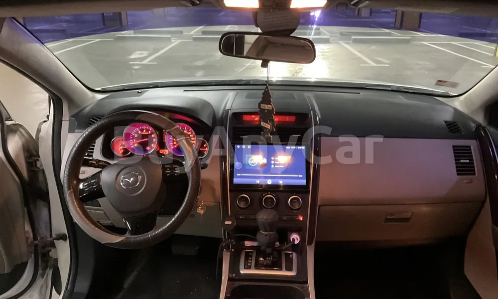 Vehicle photo 8