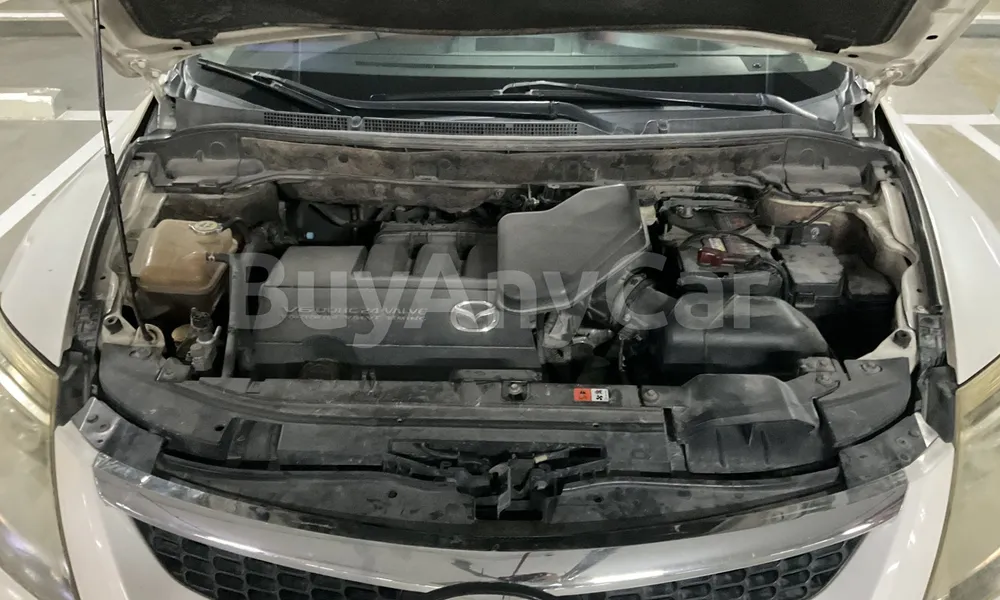 Vehicle photo 6