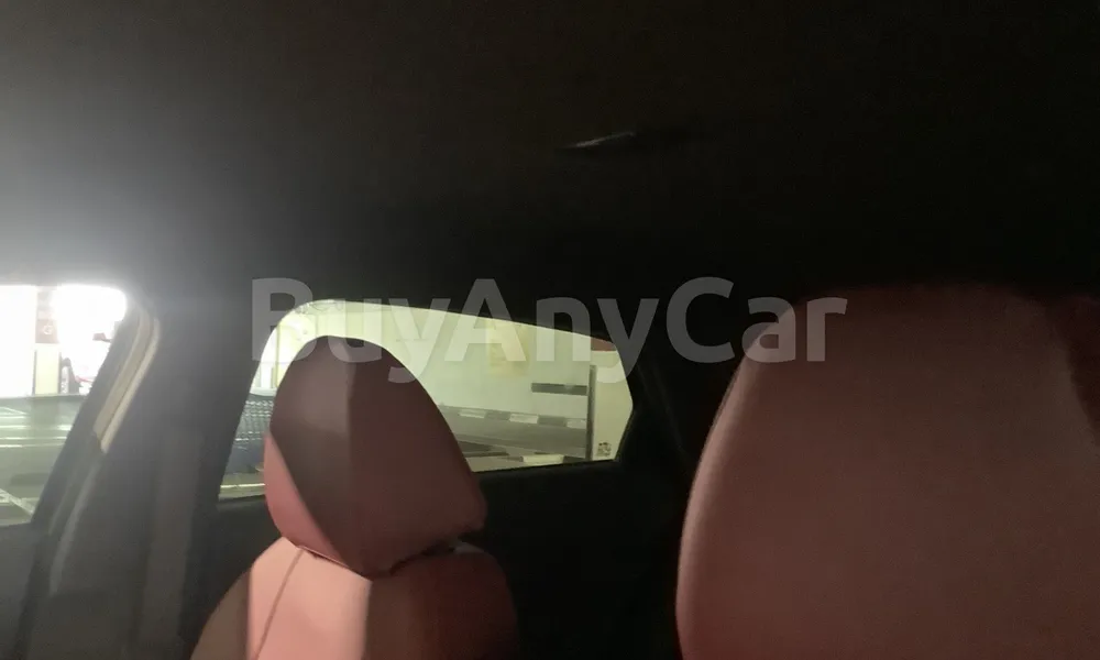 Vehicle photo 9