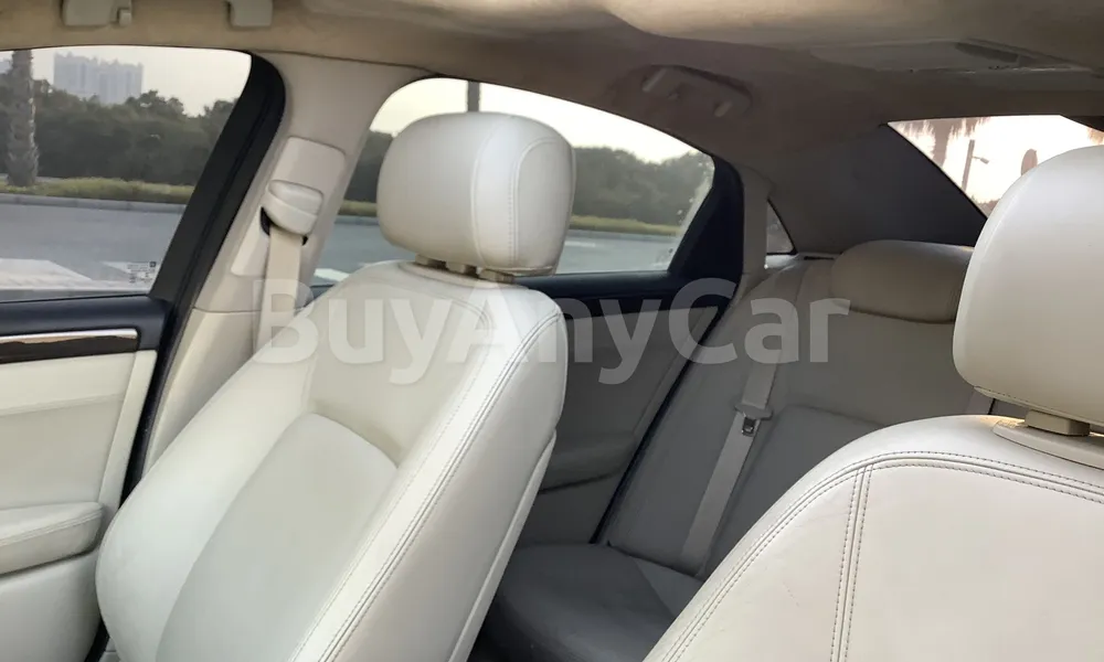 Vehicle photo 8