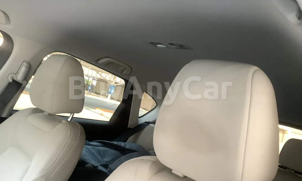 Vehicle photo 9
