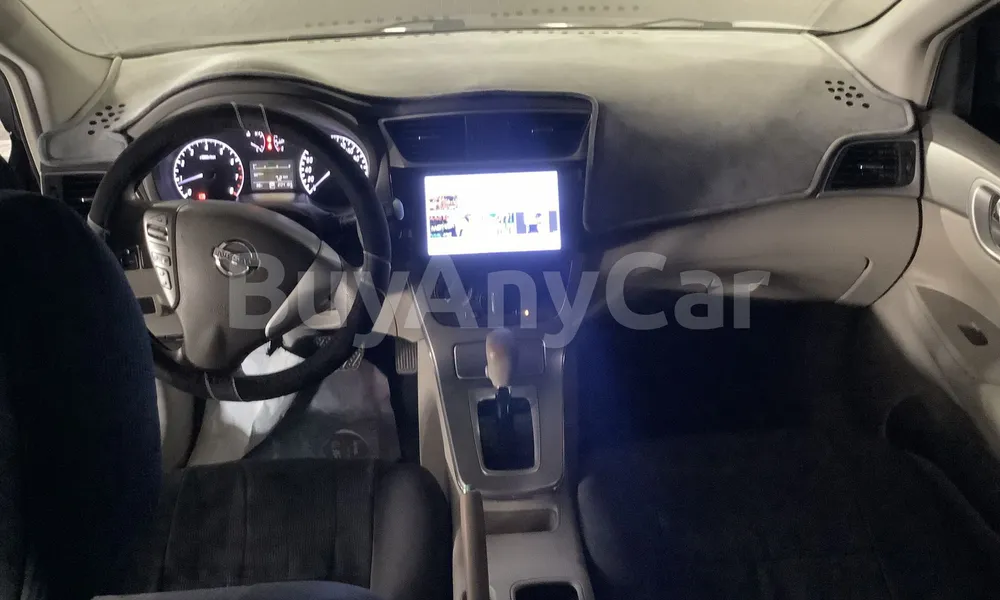 Vehicle photo 8