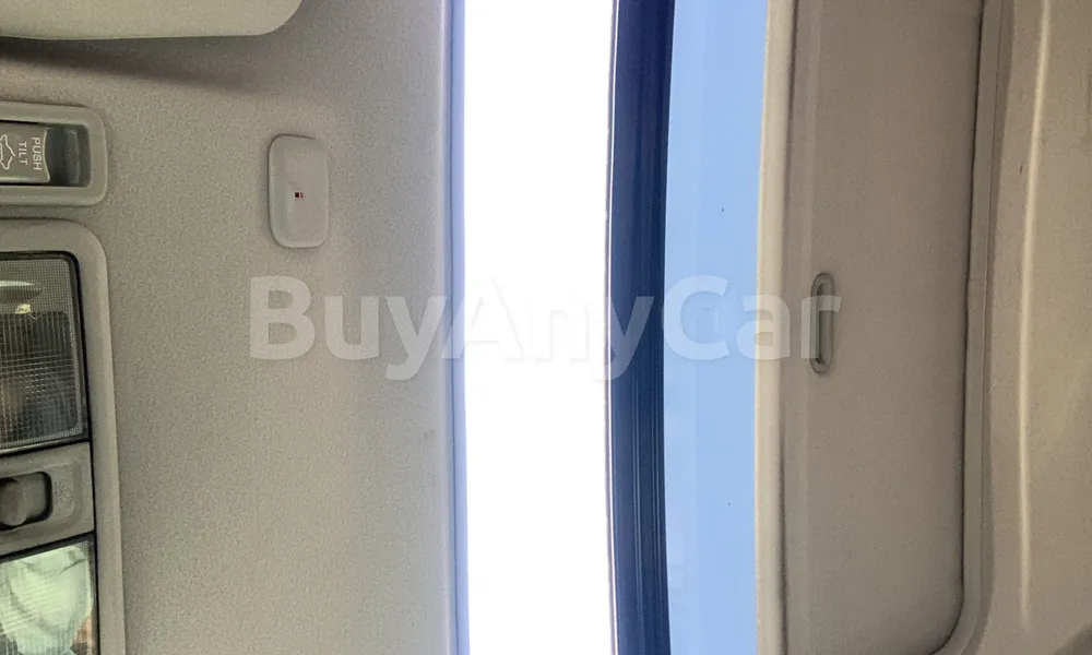 Vehicle photo 9