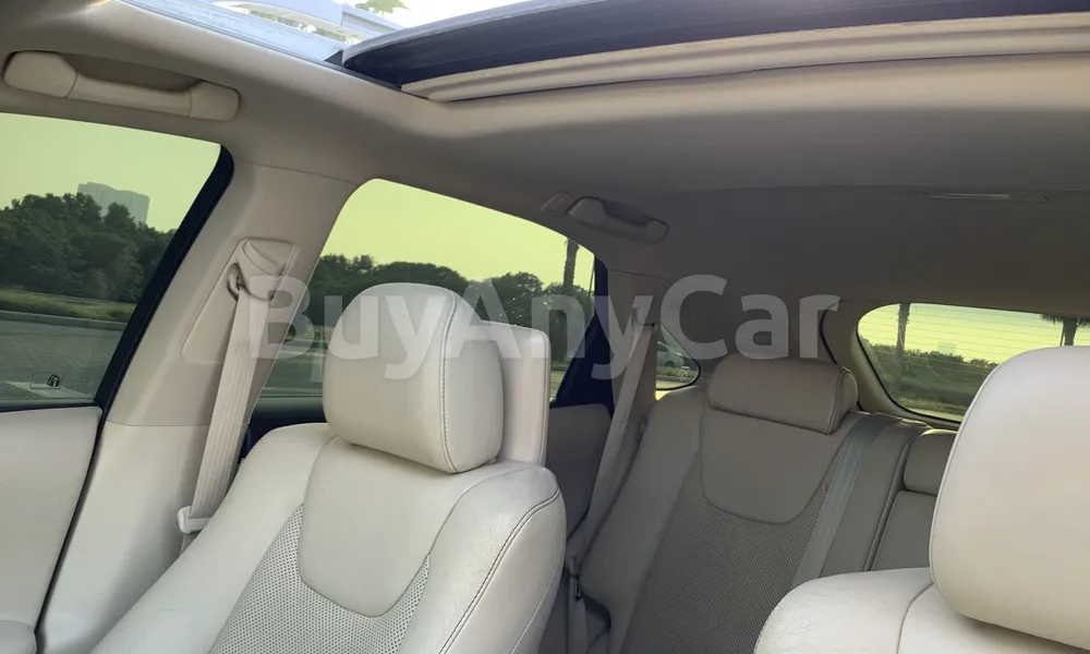Vehicle photo 9