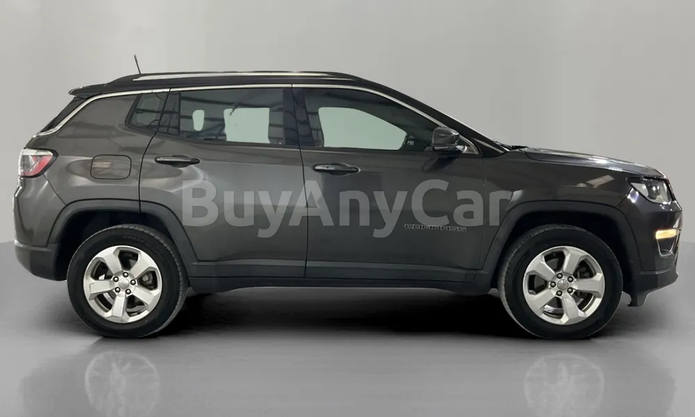 Vehicle photo 3