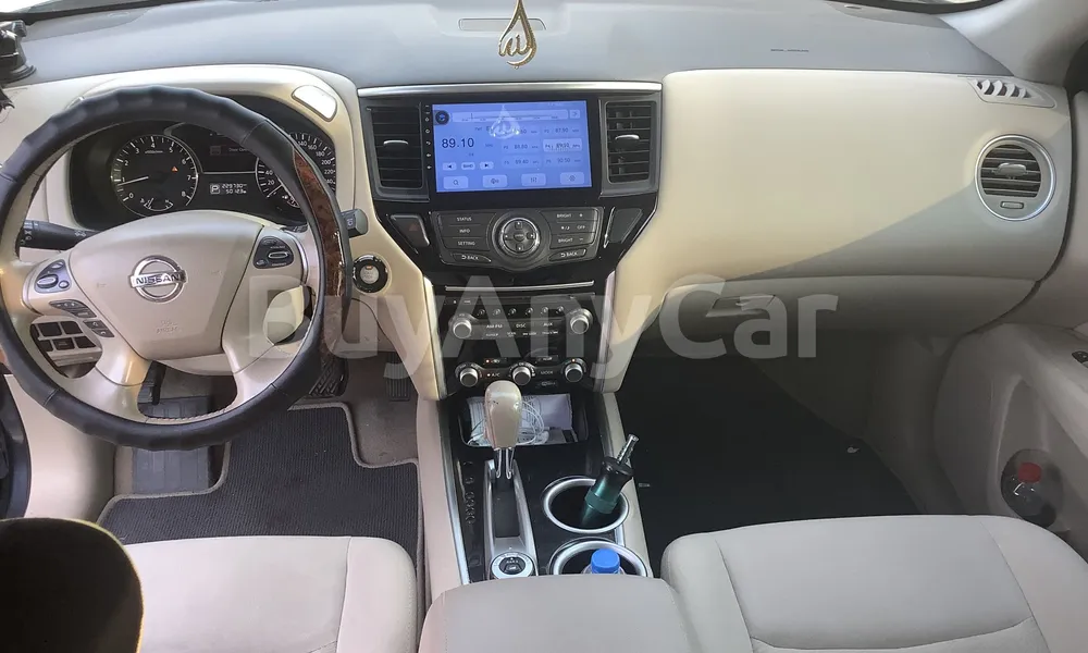 Vehicle photo 8