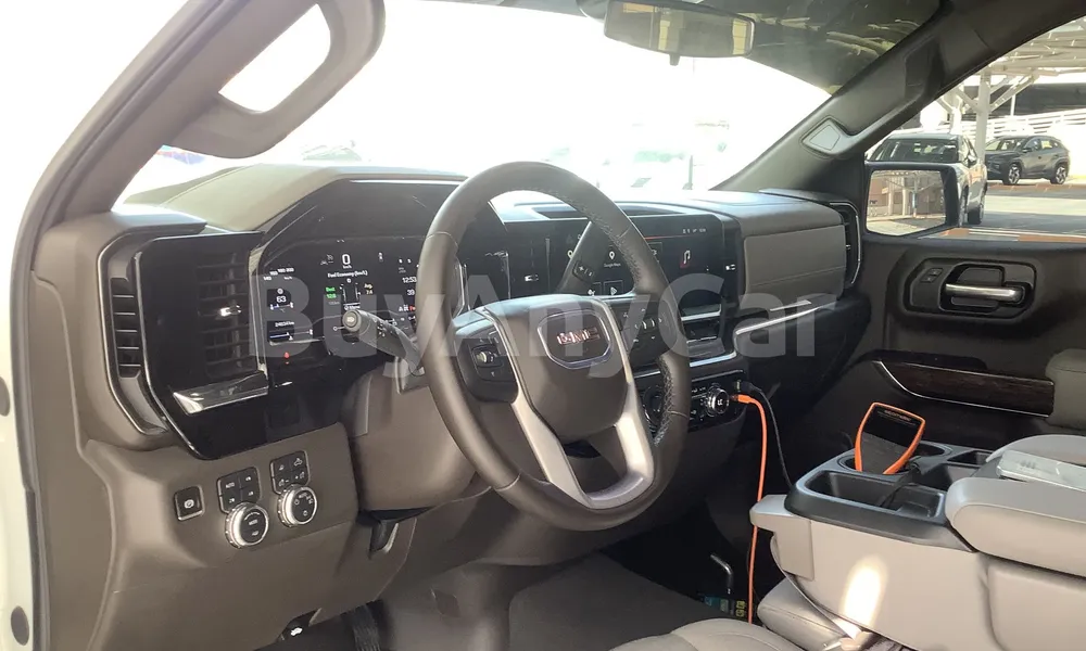 Vehicle photo 8
